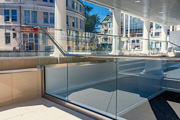 Ограждение атриума (ТЦ Греческий) подробнее... Ограждение атриума (ТЦ Греческий)